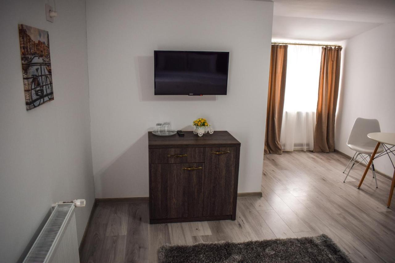 B House Rooms Jassy Zewnętrze zdjęcie